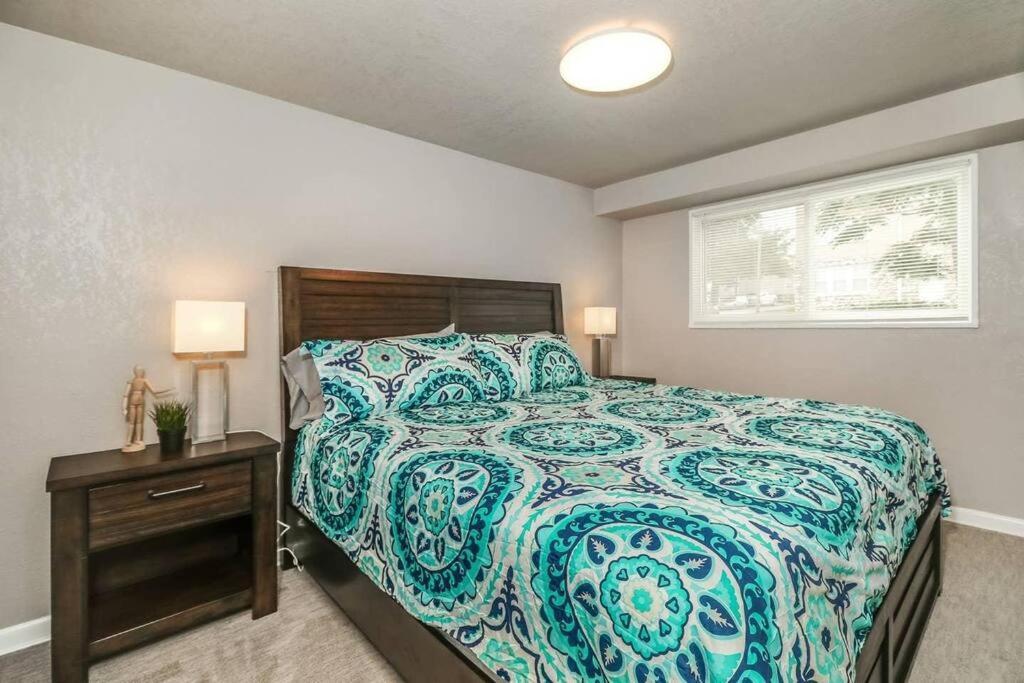 Holly First Floor 2 King Beds Holiday home